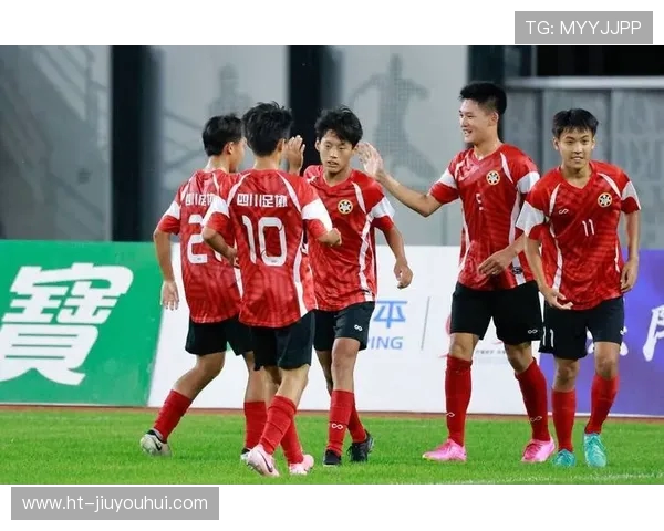 U15足球赛圆满落幕 颁奖仪式精彩纷呈 展现青春风采与竞技精神